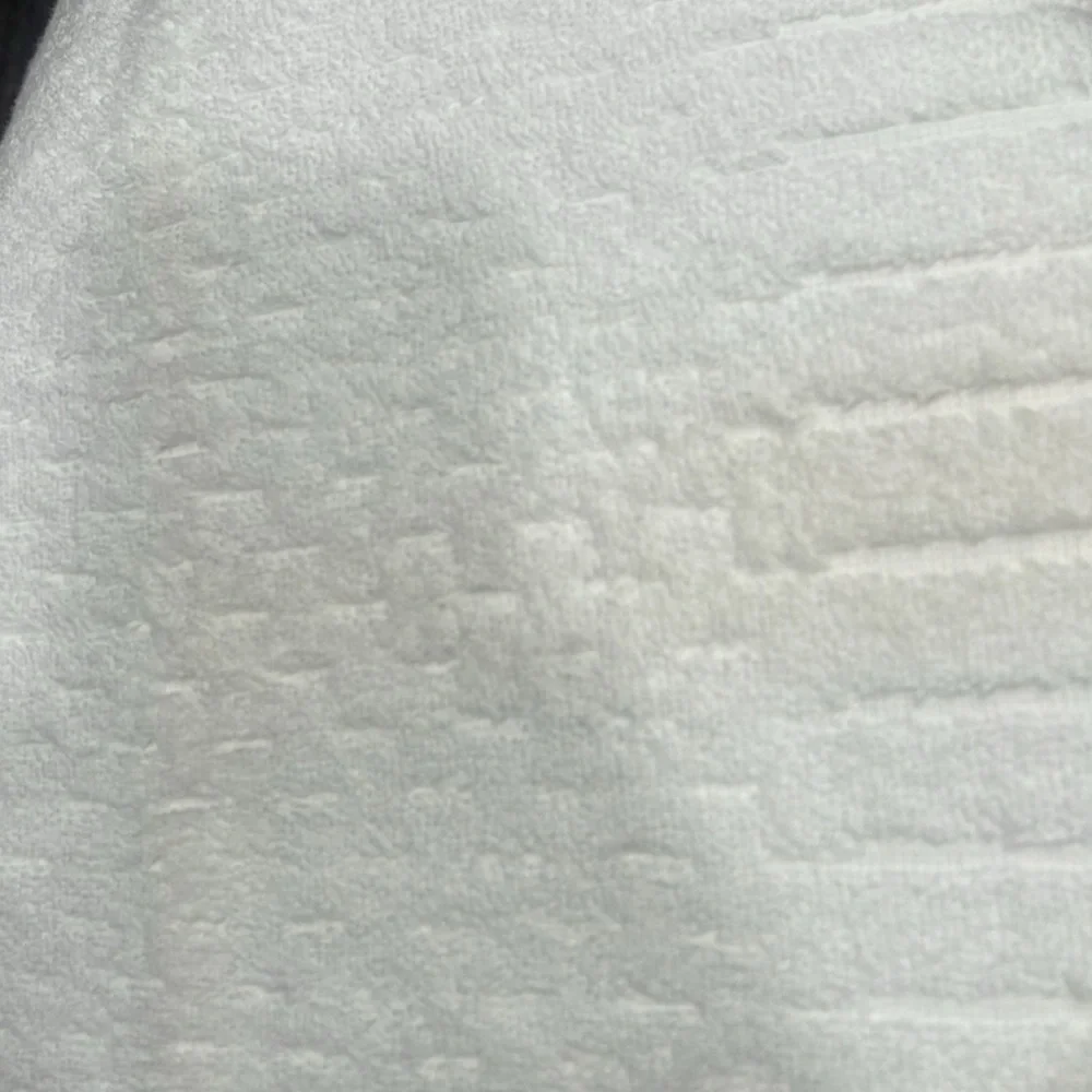 DKNY- Bath towel